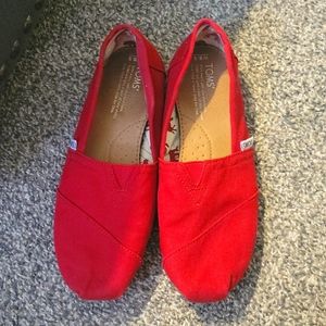 Women's Red Toms, excellent used condition!!!